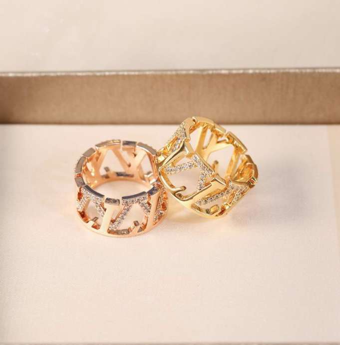 Picture of LV Ring _SKULVring06cly4412887